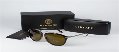 how to spot fake versace